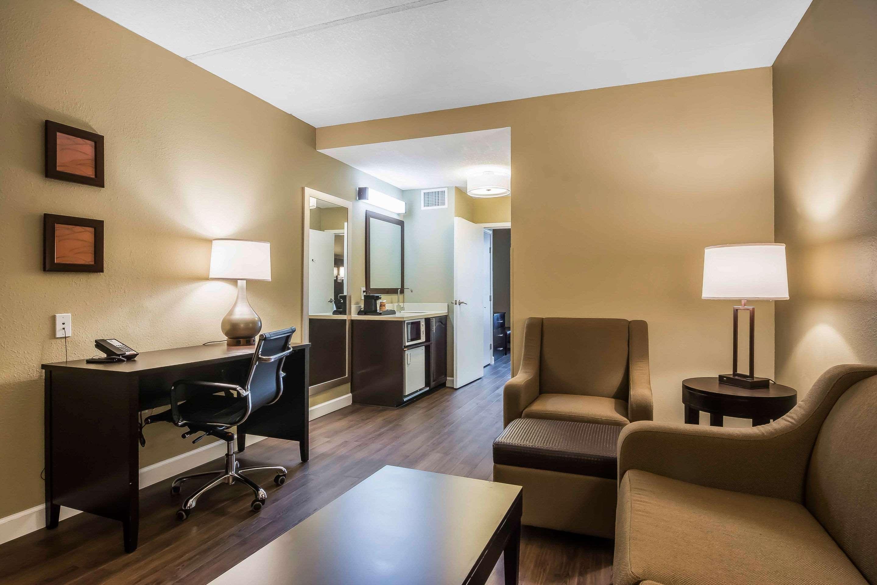 Comfort Inn & Suites Near Six Flags Lithia Springs Kültér fotó
