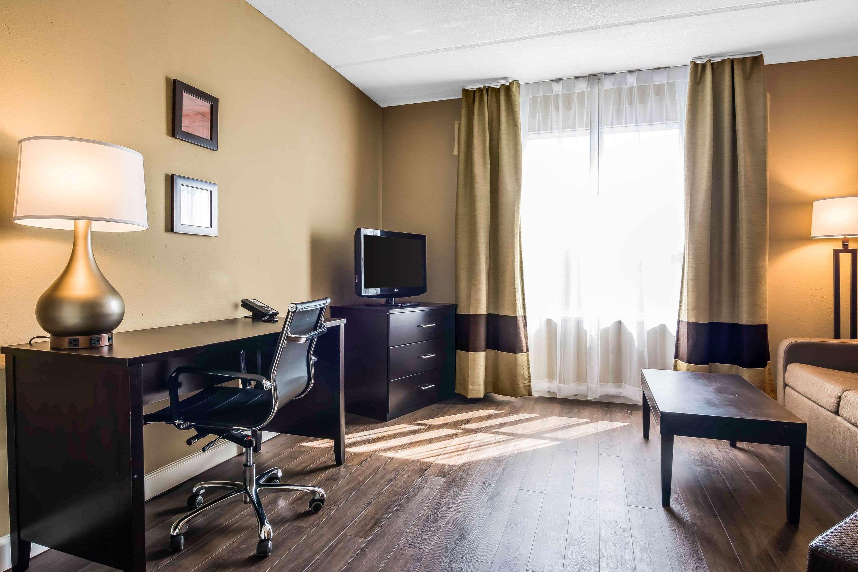 Comfort Inn & Suites Near Six Flags Lithia Springs Kültér fotó